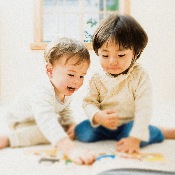 子どもたちの遊ぶ姿